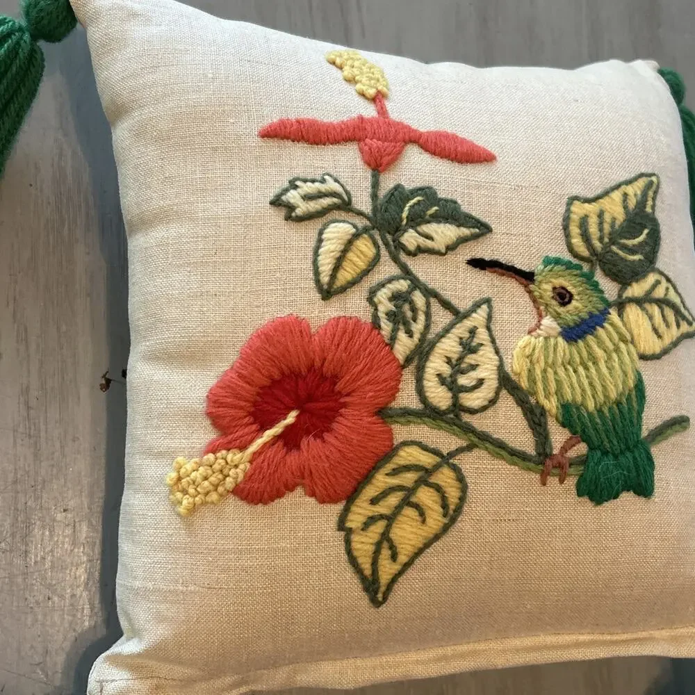 Vtg Hummingbird Floral Crewel 11”x11” Decorative Pillow Tassels Cottage Country